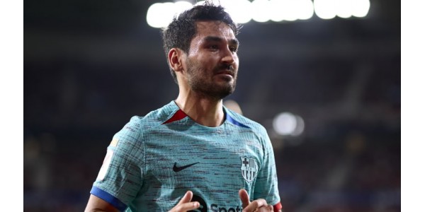 Xavi está honrado por ter İlkay Gündoğan no FC Barcelona Xavi está honrado por ter İlkay Gündoğan no FC Barcelona